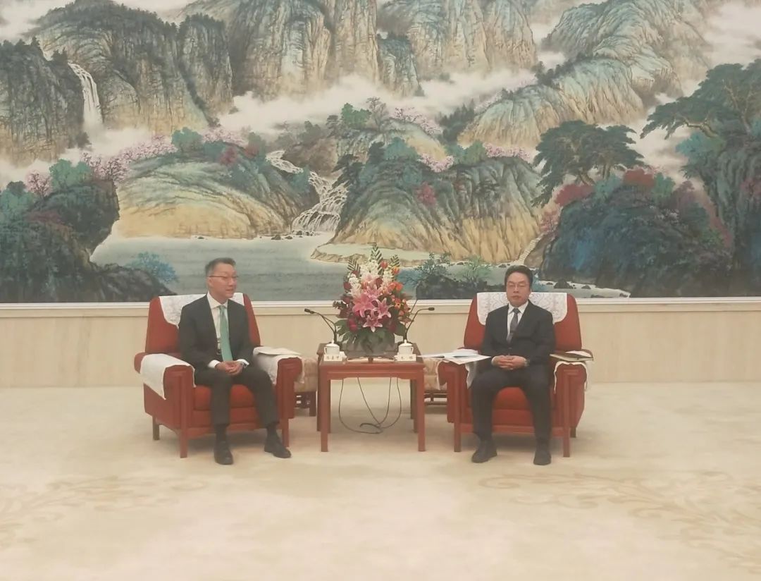 朱鹏副市长会见香港贸易发展局华北东北首席代表陈嘉贤