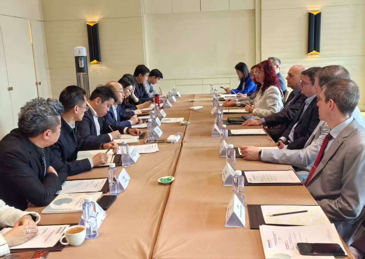 栾建章主任赴中国美国商会天津办公室调研